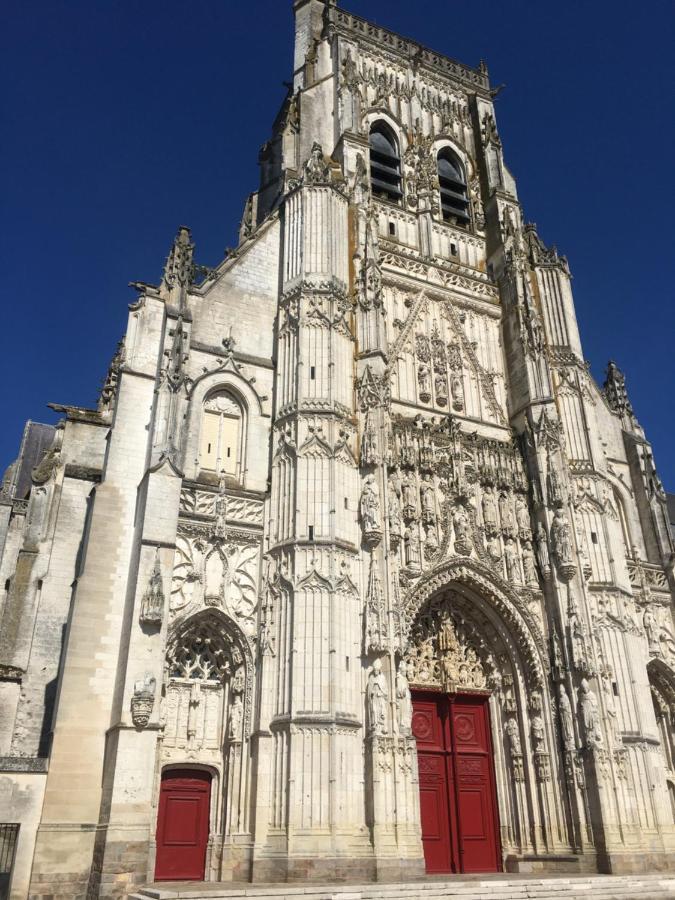 Hotel Jean De Bruges Saint-Riquier Exterior photo
